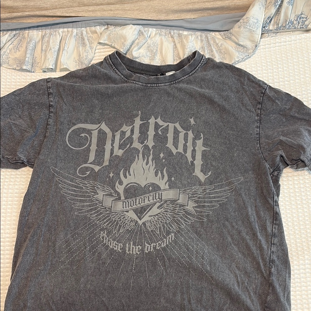 H&M Gray Short Sleeve Graphic Tee